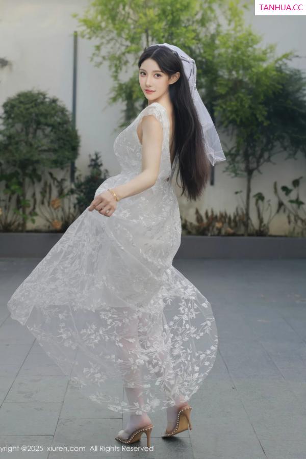   [XiuRen]高清写真图 2025.08.18 No.10661 梨霜儿 白色婚纱第32张图片